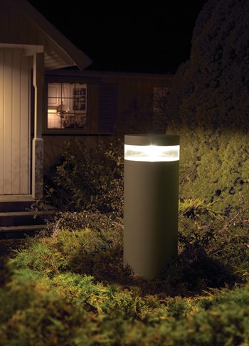 Norlys Stavanger Aluminium 50 cm Pullertlampe med klart glas i haven